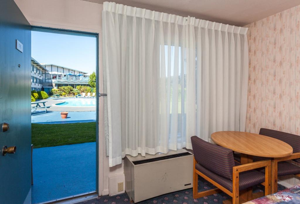 Howard Johnson By Wyndham Nanaimo Harbourside المظهر الخارجي الصورة