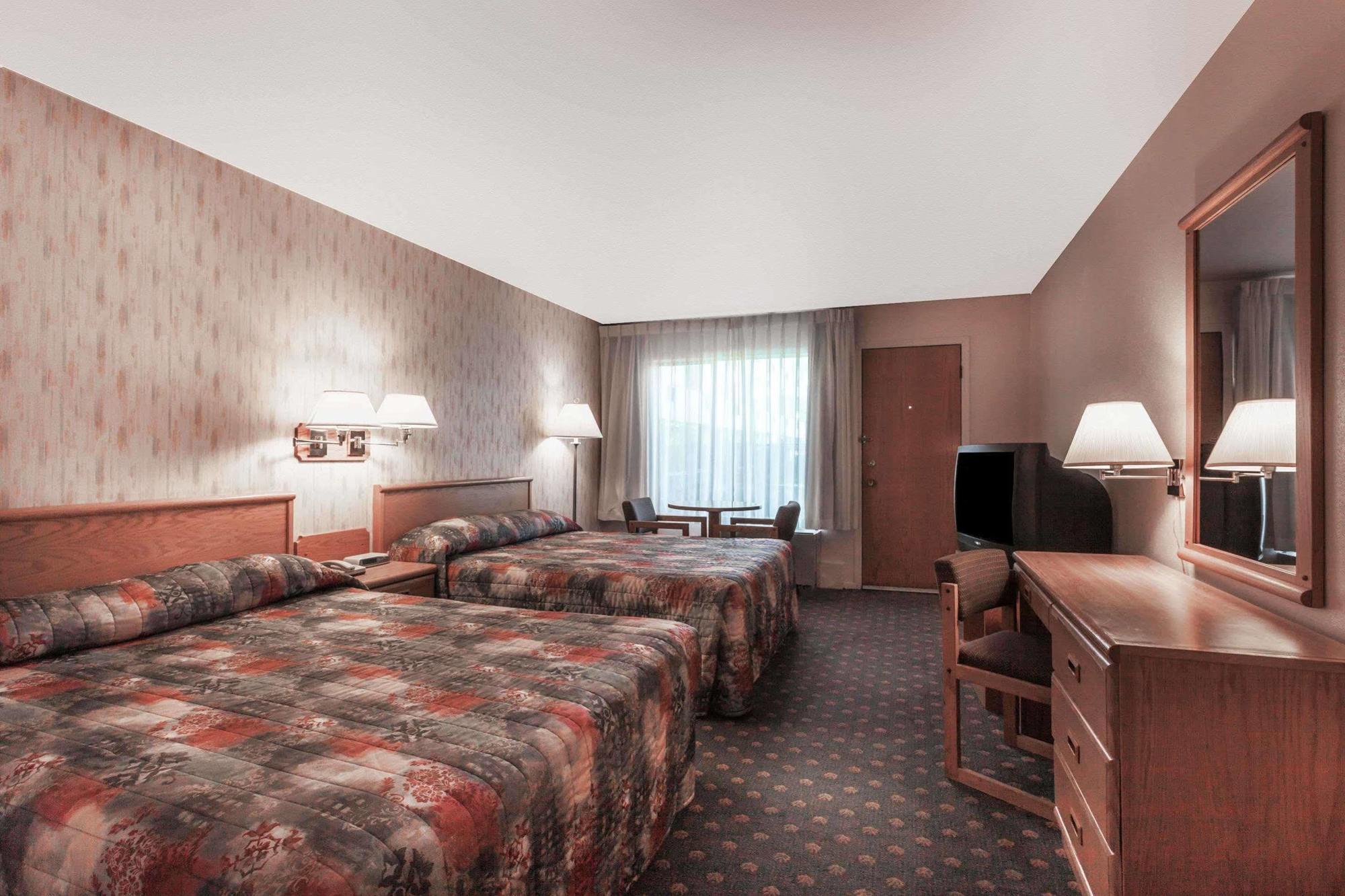Howard Johnson By Wyndham Nanaimo Harbourside المظهر الخارجي الصورة